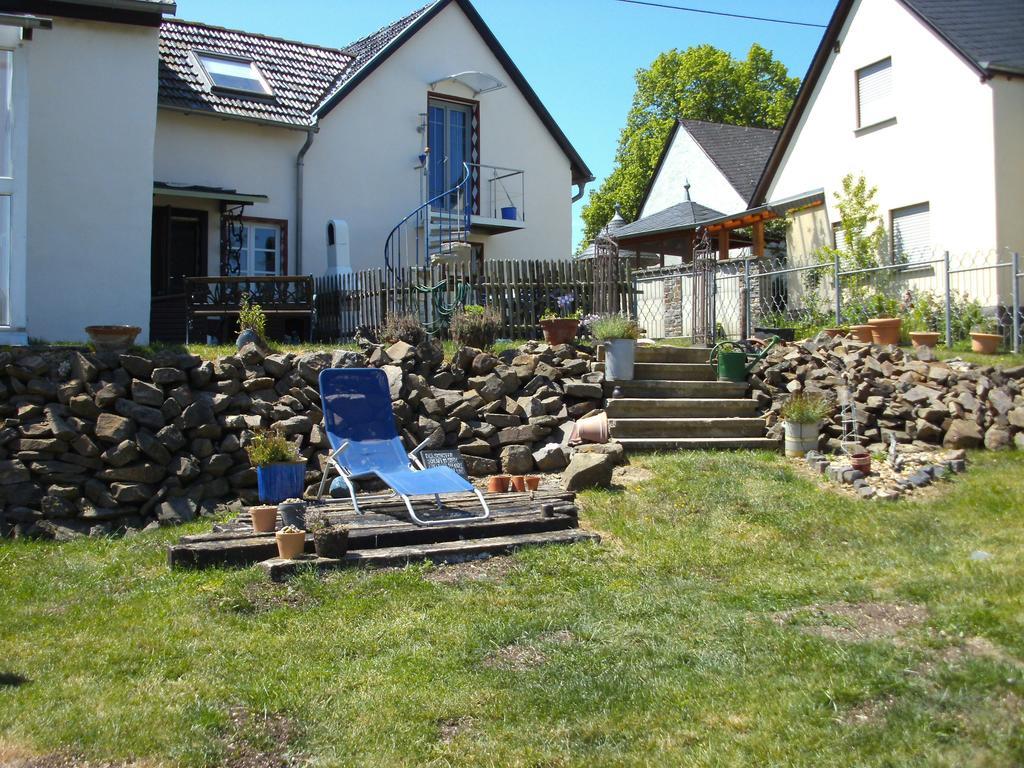 Haus Klara 호텔 Mannebach 외부 사진